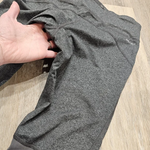 Like New Nike Capri Buttery Soft Leggings - Picture 5 of 13